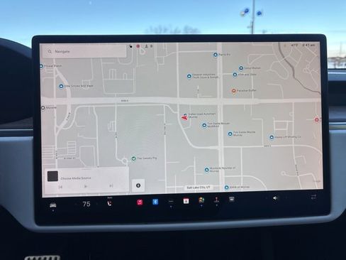 Used 2021 Tesla Model S Plaid image 26