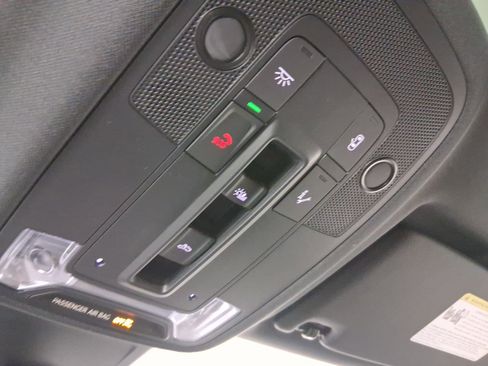 New 2025 Audi Q3 2.0T Premium image 17