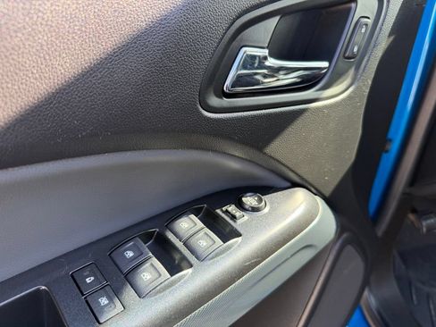 Used 2021 Chevrolet Colorado Z71 AWD/4WD image 12