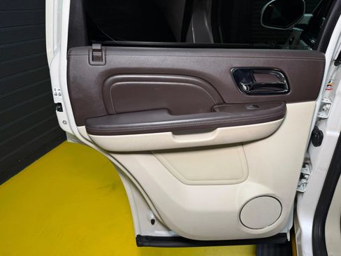 Used 2012 Cadillac Escalade Platinum AWD/4WD image 35