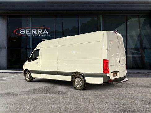 Used 2020 Mercedes-Benz Sprinter 2500 image 3