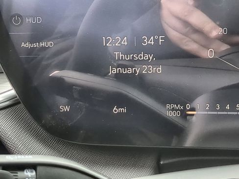 Used 2025 Buick Enclave Preferred w/ Power Package image 12