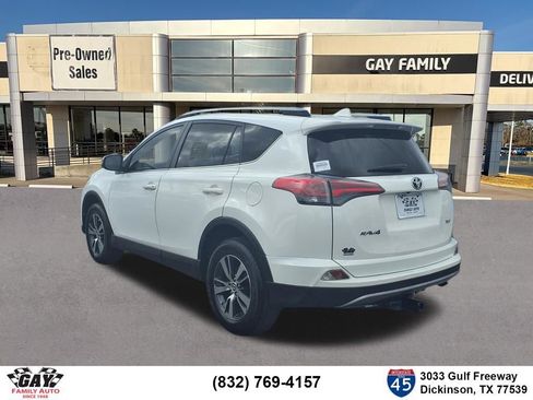 Used 2018 Toyota RAV4 XLE image 2
