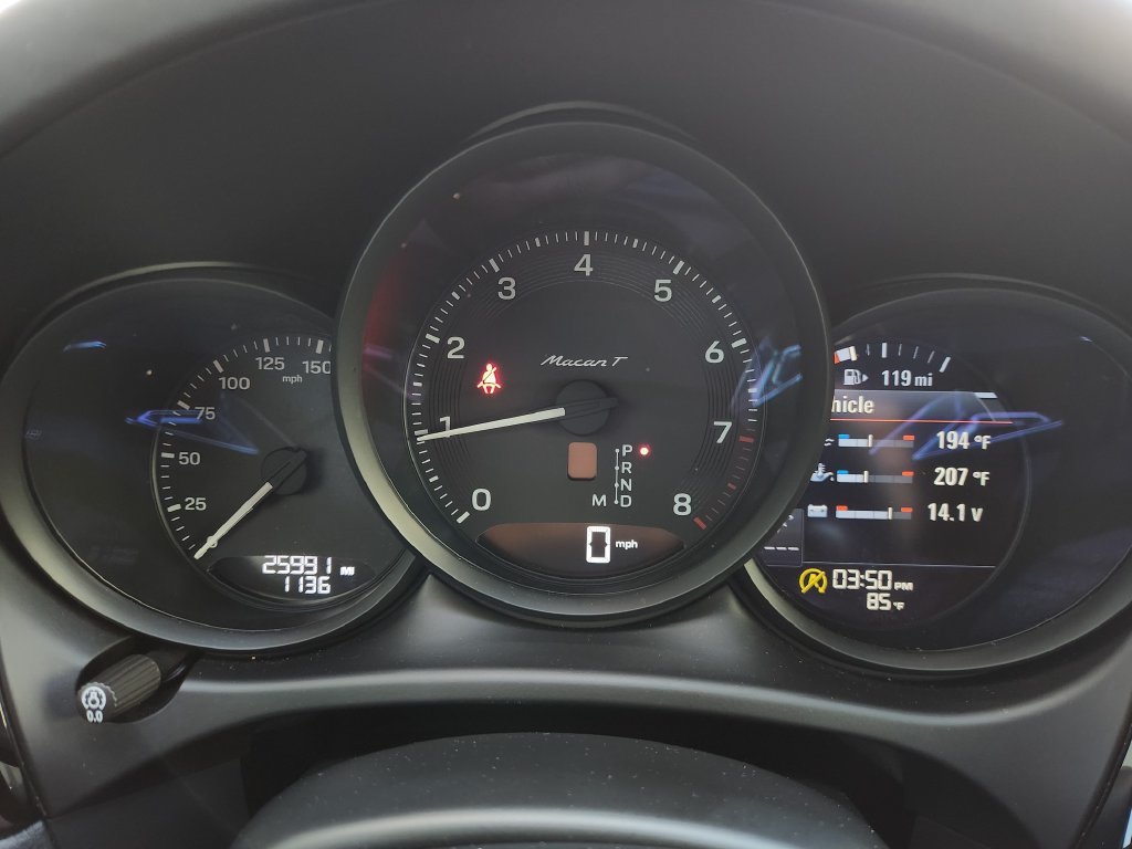 Used 2023 Porsche Macan Turbo AWD/4WD image 15