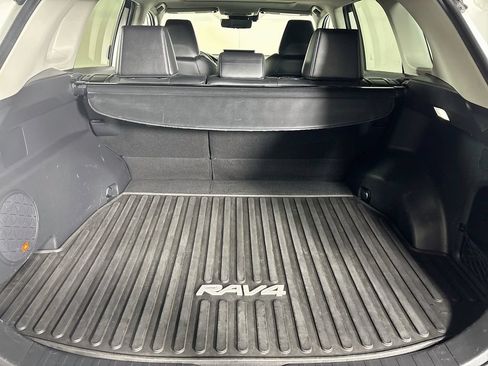 Used 2022 Toyota RAV4 Limited AWD/4WD image 22