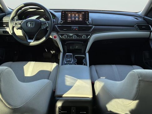 Used 2018 Honda Accord EX image 18