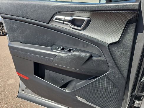 Used 2025 Kia Sportage LX image 25