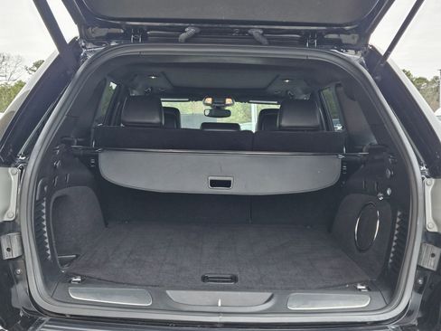 Used 2019 Jeep Grand Cherokee Limited w/ Luxury Group II image 29