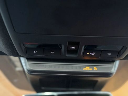 Used 2025 MAZDA MAZDA3 Hatchback w/Premium Plus Pkg image 43