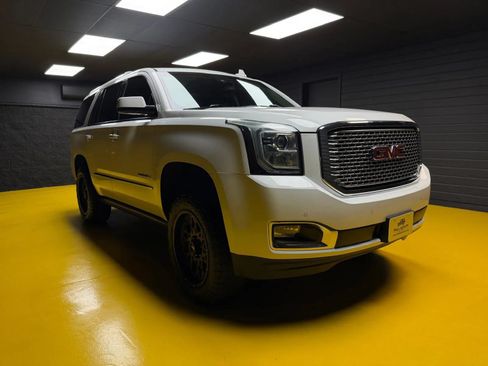 Used 2015 GMC Yukon Denali w/ Premium Package RWD image 3
