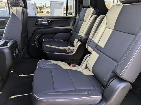 New 2026 Chevrolet Suburban Premier w/ Sun And Tow Package AWD/4WD image 27