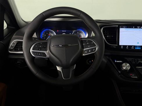 Certified 2024 Chrysler Pacifica Pinnacle image 13