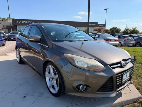 Used 2012 Ford Focus Titanium FWD image 7