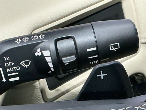 Used 2025 Nissan Armada Platinum Reserve image 29