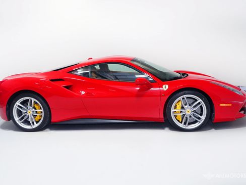 Used 2019 Ferrari 488 GTB RWD image 3
