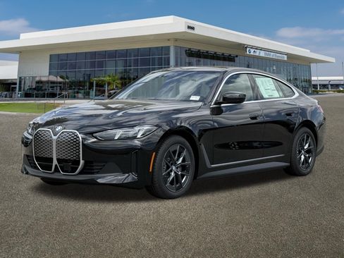 New 2026 BMW i4 eDrive40 w/ Driving Assistance Package RWD image 4
