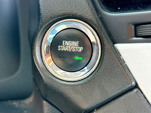Used 2018 GMC Yukon XL SLT AWD/4WD image 9