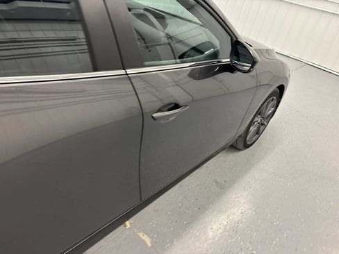 Used 2019 MAZDA MAZDA3 Hatchback w/ Preferred Package FWD image 40
