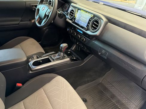 Used 2023 Toyota Tacoma TRD Off-Road w/ Black Out Package (TMS) AWD/4WD image 15