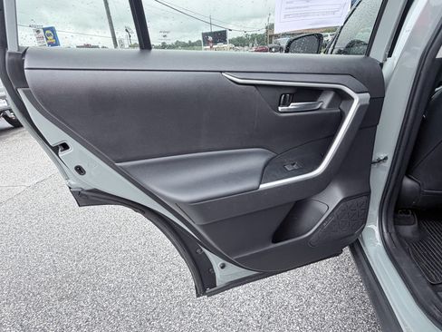 Used 2022 Toyota RAV4 XLE w/ Convenience Package FWD image 33