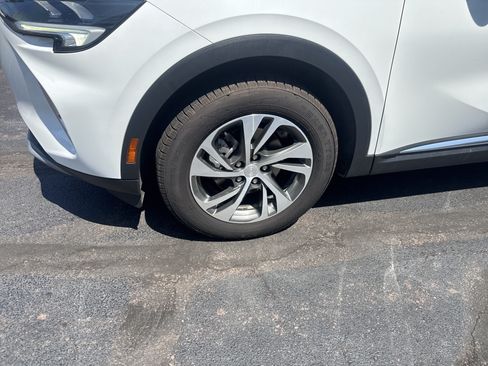 Used 2021 Buick Envision Essence w/ Technology Package I AWD/4WD image 8