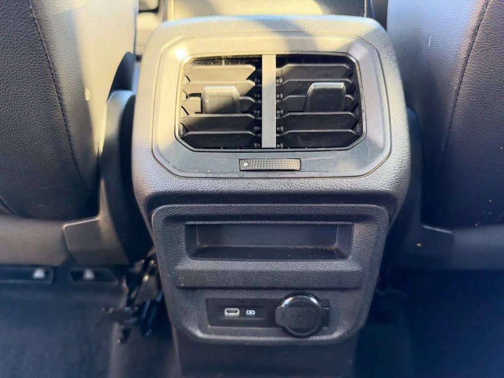 Used 2022 Volkswagen Tiguan SE R-Line FWD image 32