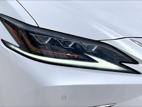 Used 2019 Lexus ES 350 Ultra Luxury w/ Accessory Package 2 FWD image 26