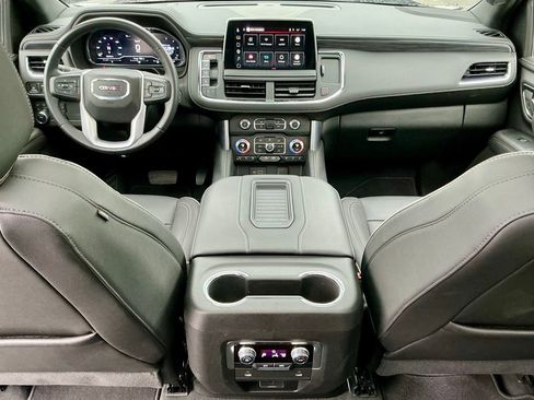 Used 2023 GMC Yukon SLT AWD/4WD image 32