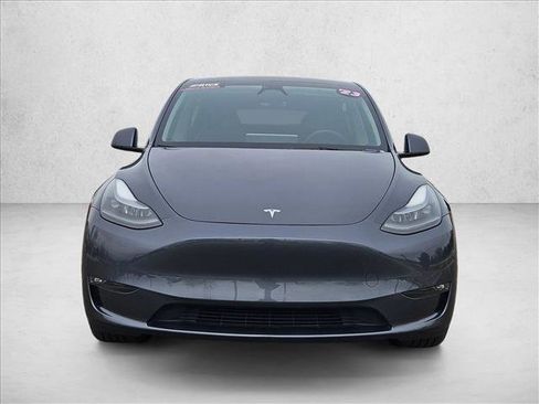 Used 2023 Tesla Model Y Performance image 2