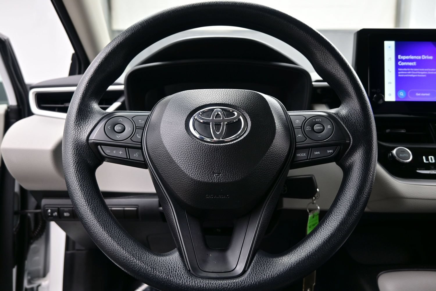Used 2025 Toyota Corolla LE FWD image 21