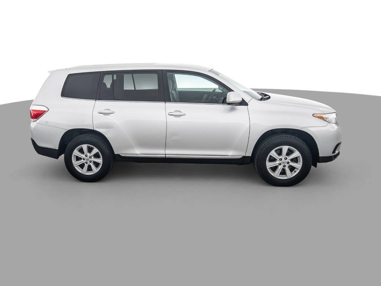 Used 2013 Toyota Highlander FWD w/ Cold Weather Pkg image 4