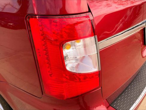 Used 2014 Chrysler Town & Country Touring w/ Trailer Tow Group image 27