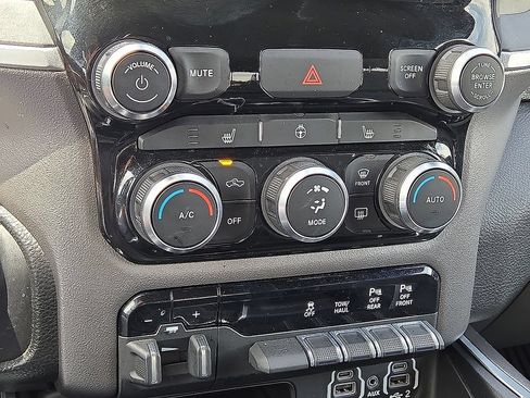 Used 2022 RAM 1500 Big Horn AWD/4WD image 30
