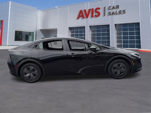Used 2024 Toyota Prius LE image 5