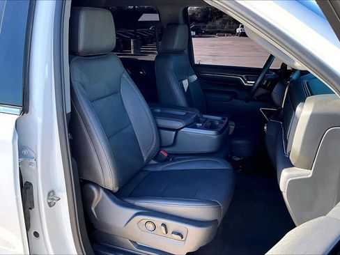 Used 2024 GMC Sierra 1500 SLT image 9