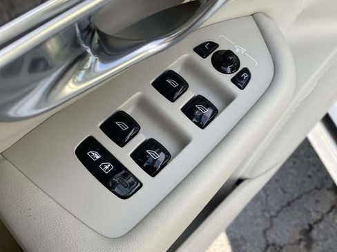 Used 2026 Volvo XC90 B6 Ultra w/ Lounge Package image 25