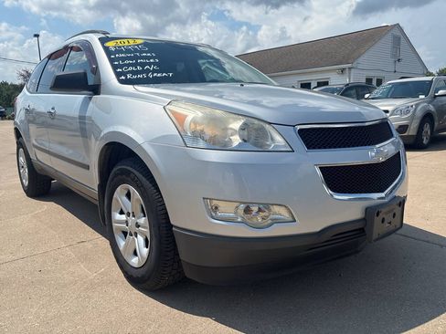 Used 2012 Chevrolet Traverse LS FWD image 1