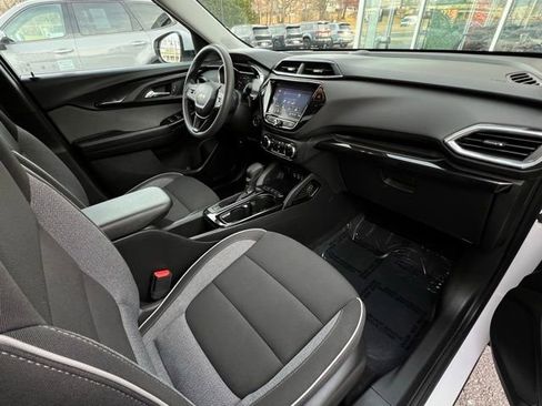 Used 2022 Chevrolet TrailBlazer LT w/ Convenience Package image 19