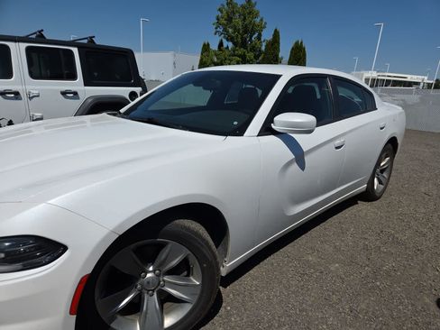 Used 2015 Dodge Charger SE w/ Sport Appearance Group RWD image 2