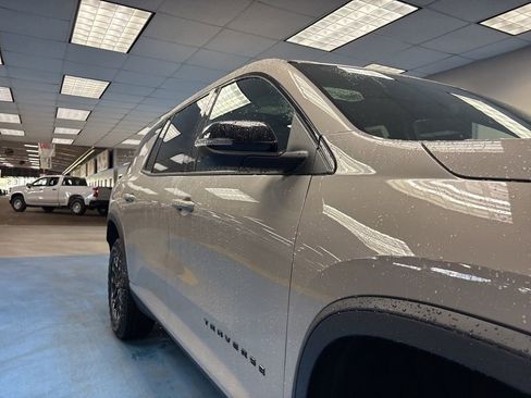 New 2026 Chevrolet Traverse Z71 w/ LPO, Floor Liner Package image 4