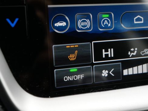 Certified 2025 Subaru Outback Limited image 28