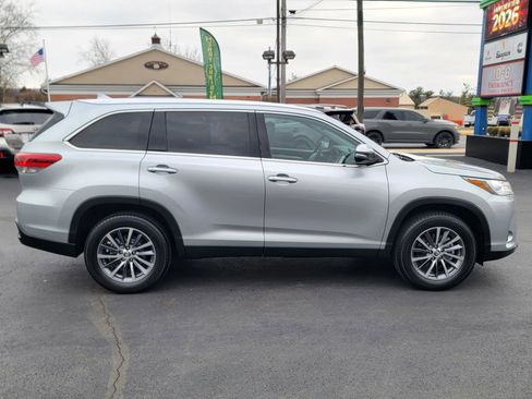 Used 2019 Toyota Highlander XLE image 4