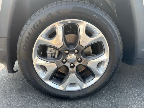Used 2019 Jeep Compass Limited FWD image 9