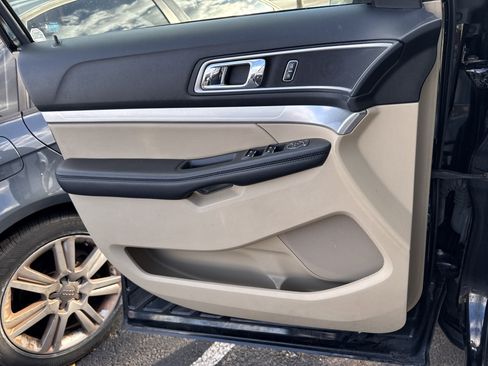 Used 2017 Ford Explorer XLT w/ Equipment Group 202A image 29