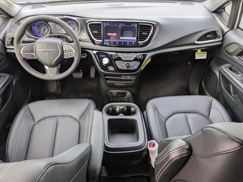 New 2026 Chrysler Voyager LX image 15