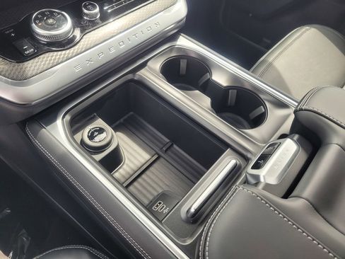 New 2026 Ford Expedition Platinum image 49