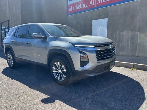 Used 2025 Chevrolet Equinox LT AWD/4WD image 6