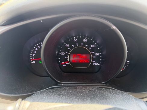 Used 2016 Kia Soul + w/ Primo Package FWD image 29