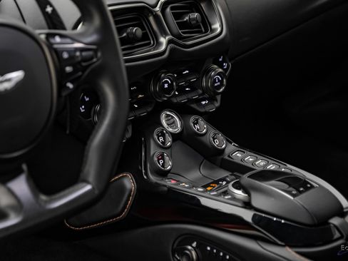 Used 2020 Aston Martin V8 Vantage Coupe RWD image 61