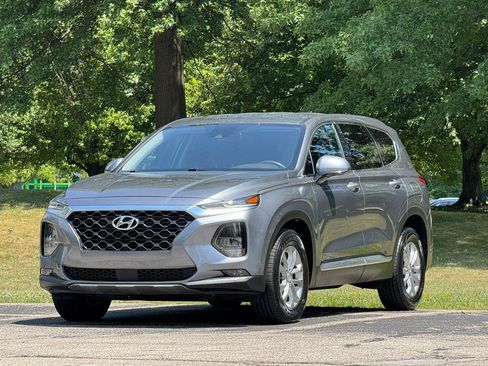 Used 2019 Hyundai Santa Fe SEL w/ Cargo Package FWD image 4